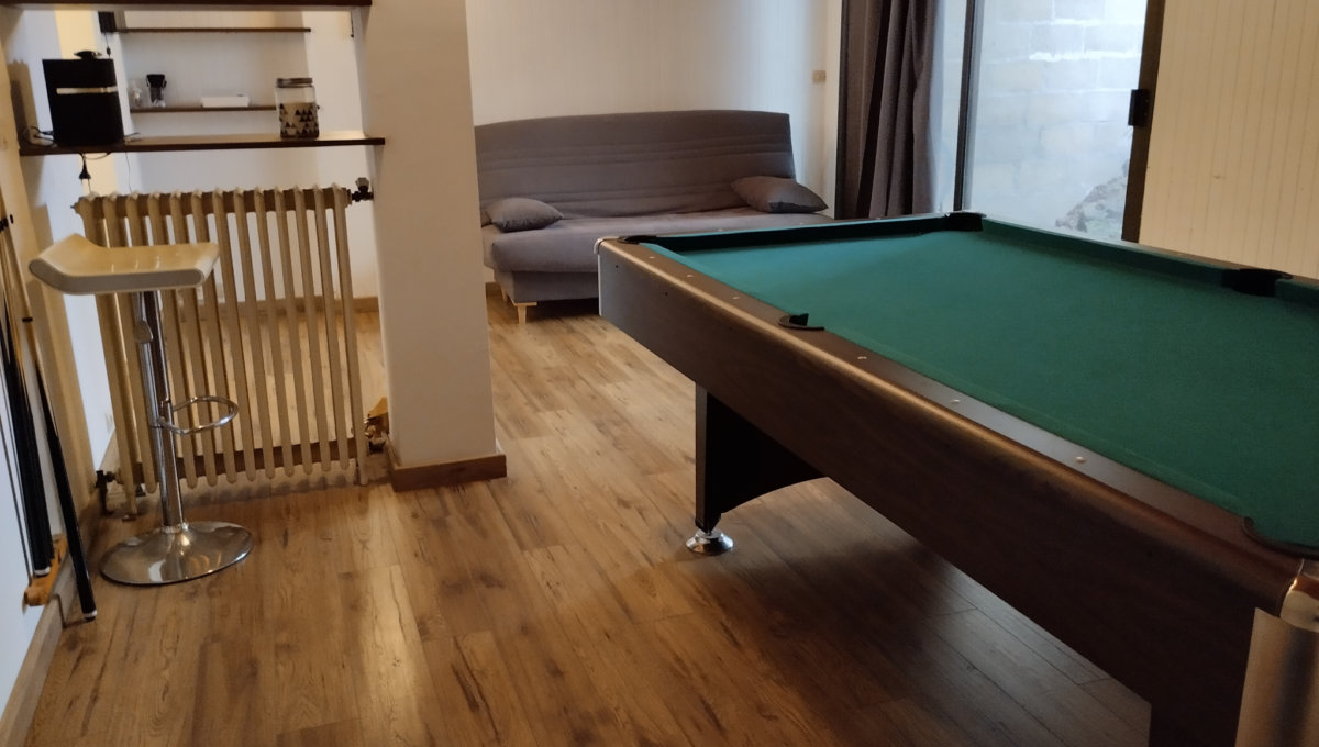 IMMEUBLE AVEC GRAND  APPARTEMENT ET LOCAL COMMERCIAL Immeuble Vente