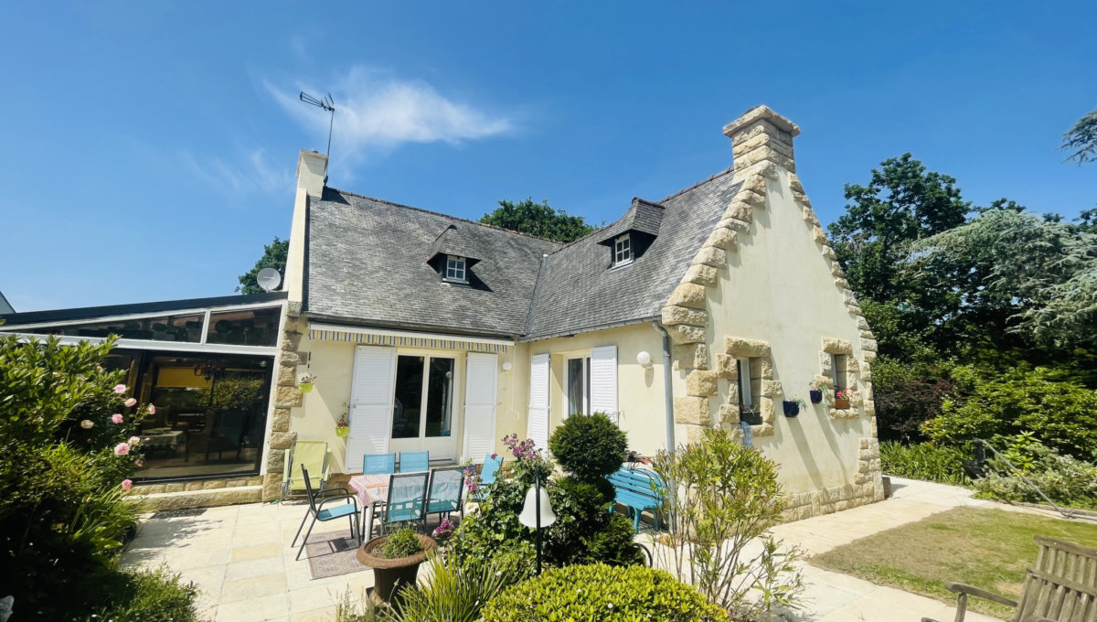 PLOUMILLIAU : Belle propriété familiale avec piscine - 5 chambres Maison Vente